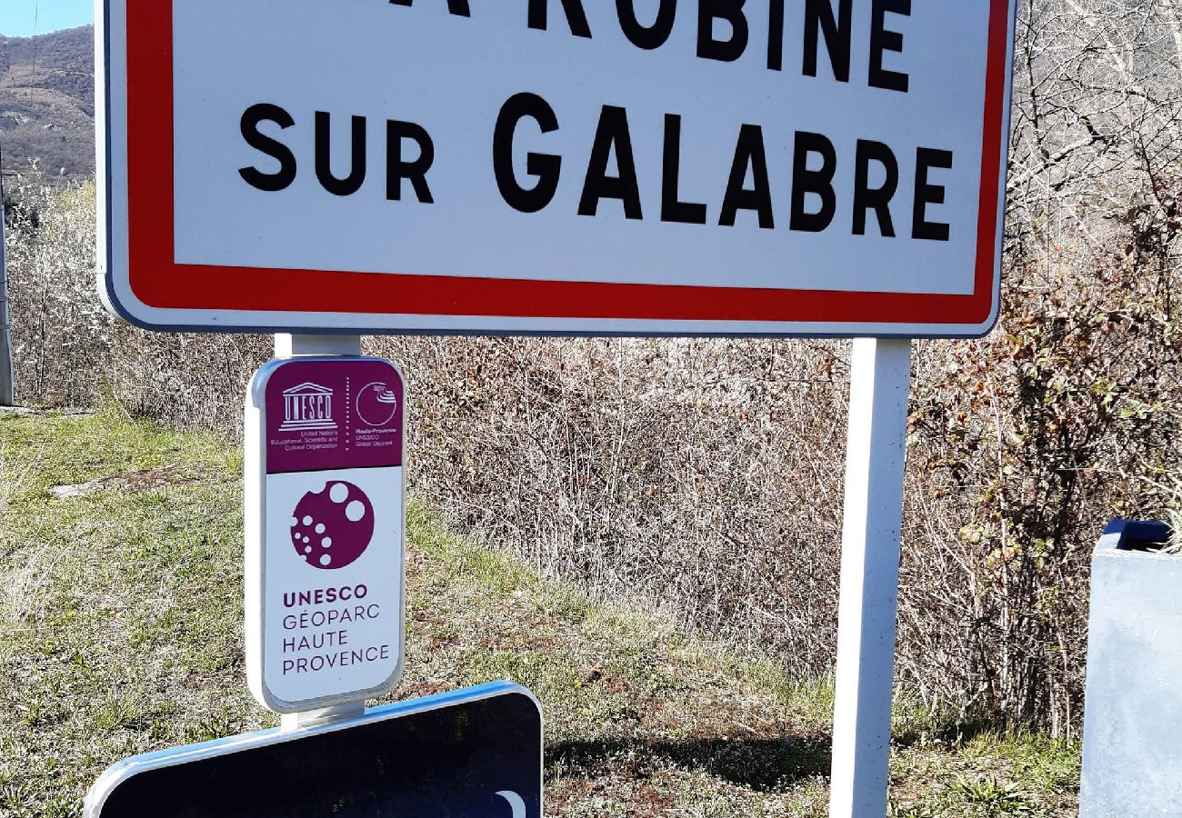 Appartement à La Robine-sur-Galabre - Appartement Le Galabre-4pers- Au calme-Digne-les-bains-3 étoiles