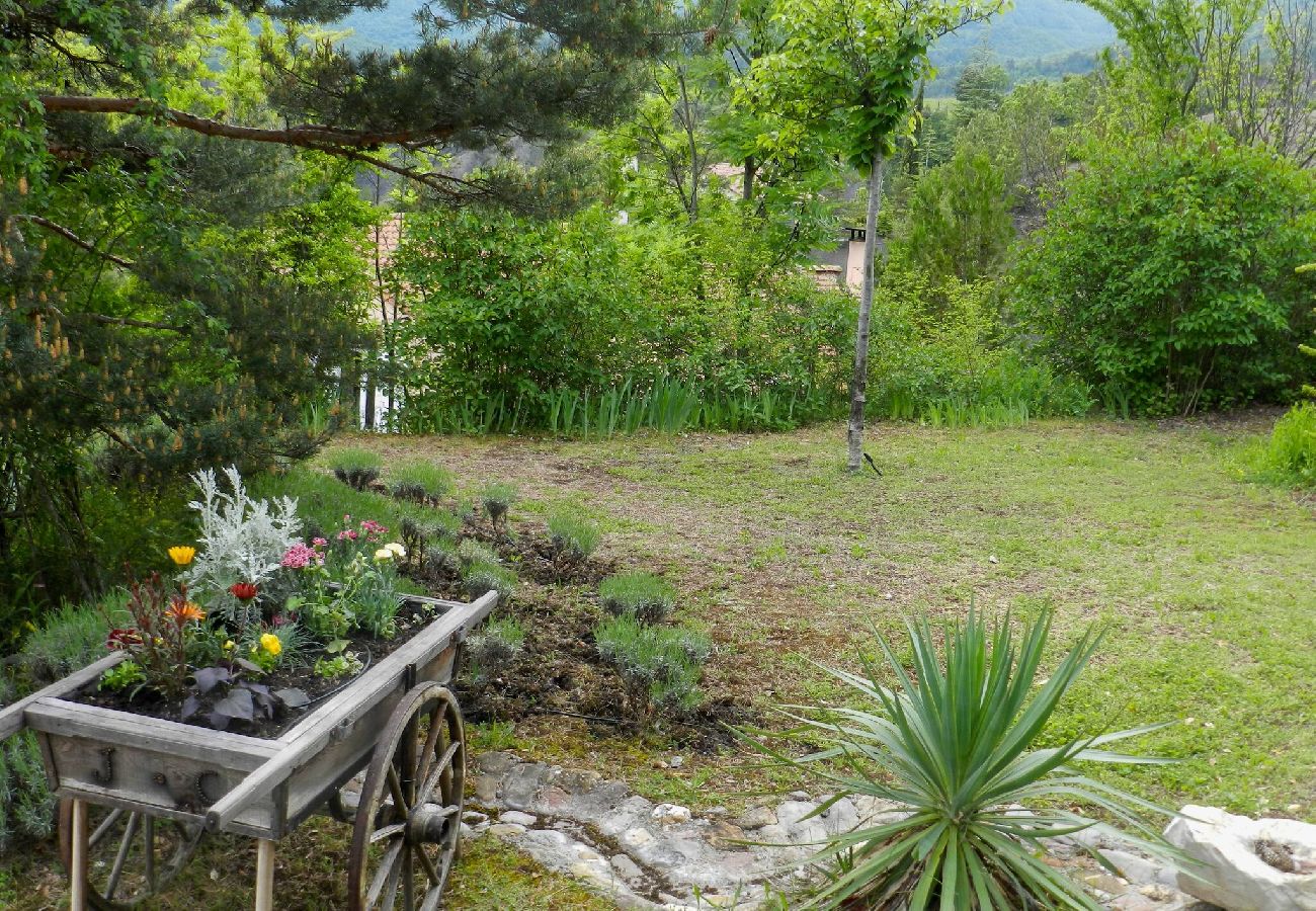 Appartement à La Robine-sur-Galabre - Appartement Le Galabre-4pers- Au calme-Digne-les-bains-3 étoiles