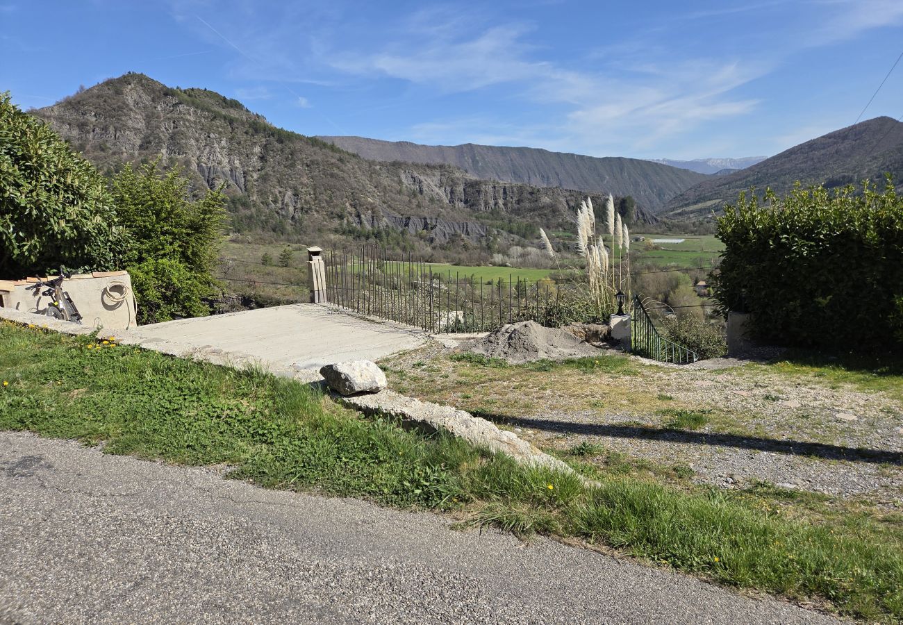 Appartement à La Robine-sur-Galabre - Appartement Le Galabre-4pers- Au calme-Digne-les-bains-3 étoiles