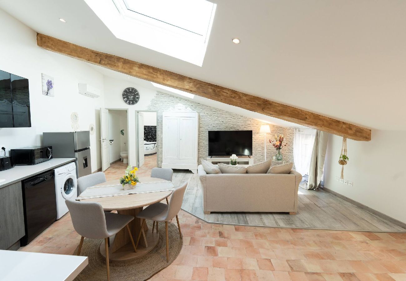 Appartement à Riez - Appartement La Lavande-balnéo en amoureux-3 étoiles 