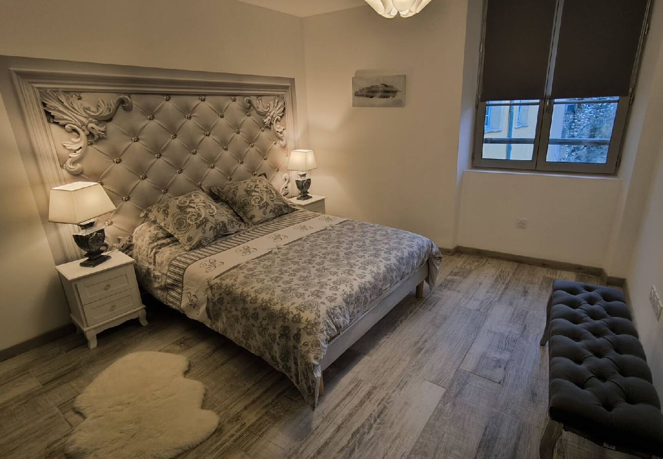 Appartement à Riez - Appartement Le Laurier-4 pers-Lac de sainte croix-3 étoiles 