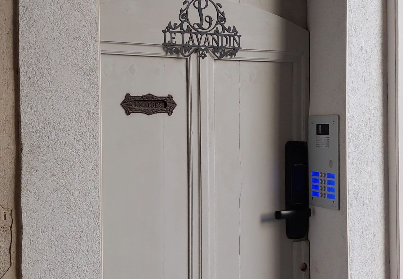 Studio à Riez - Appartement le Mansardé-Le charme sous les toits-3 étoiles