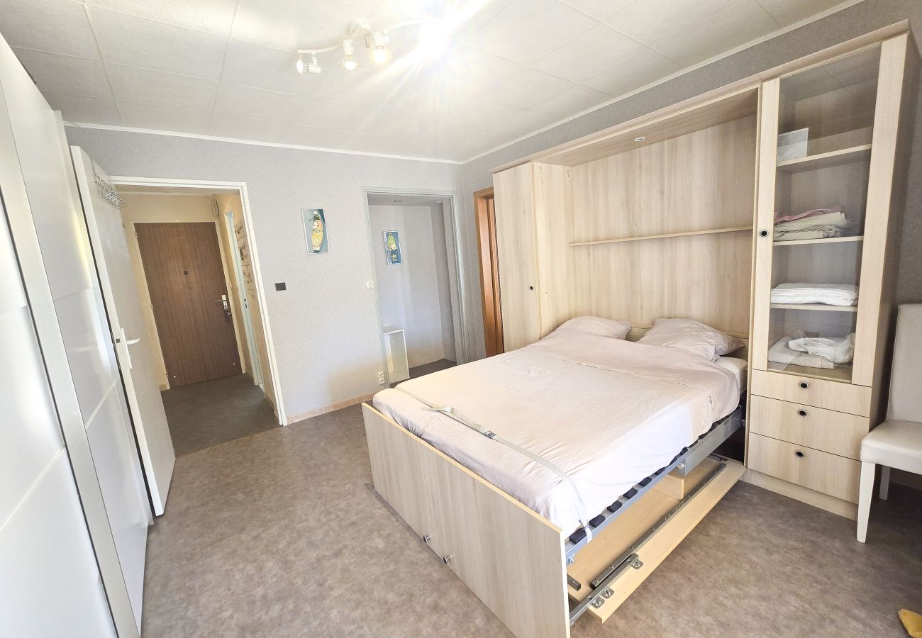 Appartement à Gréoux-les-Bains - Grand T2 - 2 pers - ascenseur - terrasse - parking