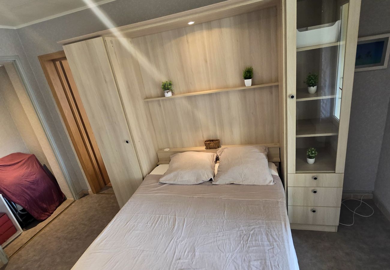 Appartement à Gréoux-les-Bains - Appartement Fontaine - 2 pers - clim - ascenseur - terrasse - parking