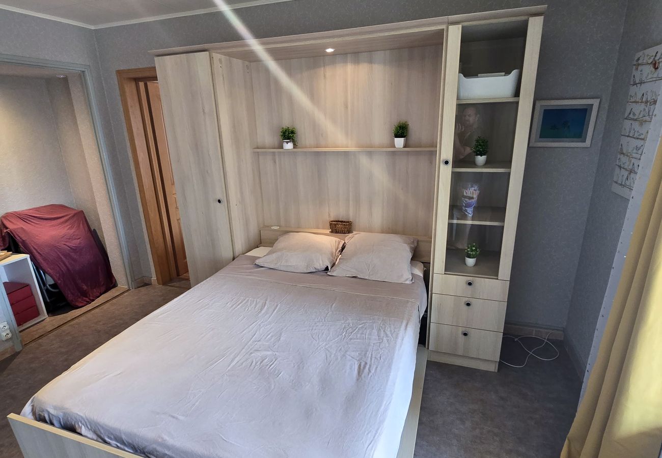 Appartement à Gréoux-les-Bains - Appartement Fontaine - 2 pers - clim - ascenseur - terrasse - parking