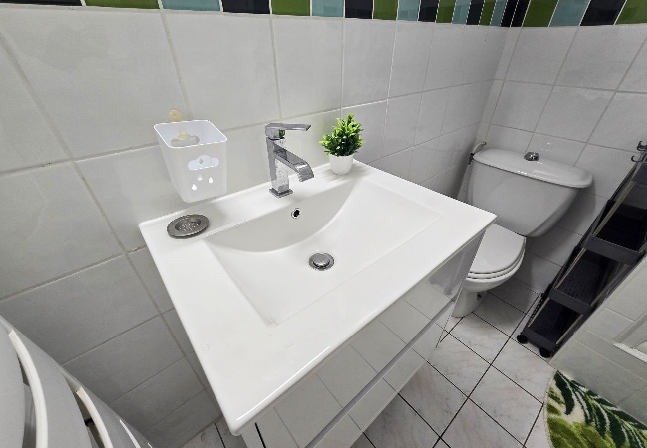 Appartement à Gréoux-les-Bains - Appartement Fontaine - 2 pers - clim - ascenseur - terrasse - parking