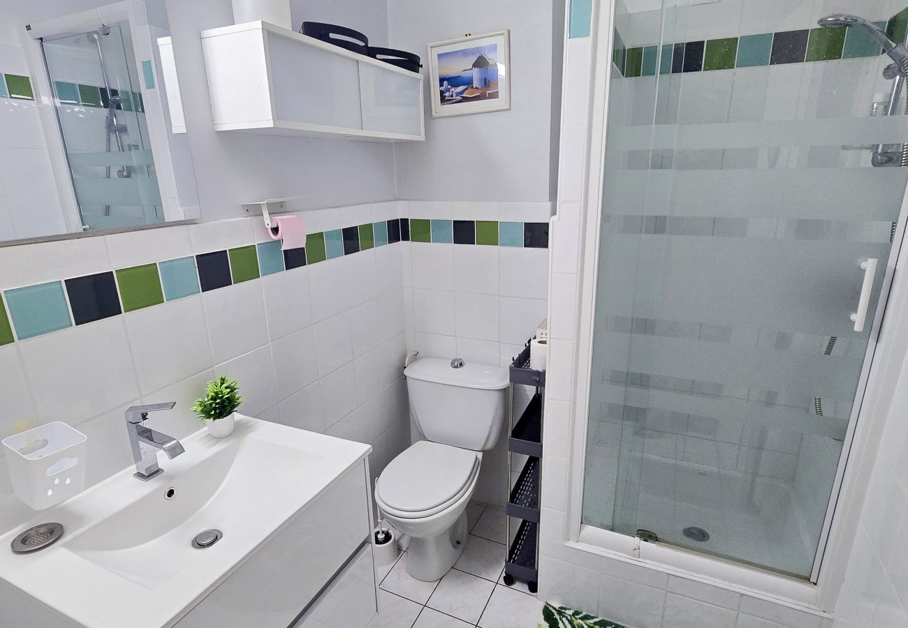 Appartement à Gréoux-les-Bains - Appartement Fontaine - 2 pers - clim - ascenseur - terrasse - parking