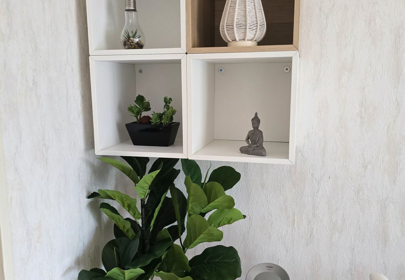 Appartement à Gréoux-les-Bains - Appartement Fontaine - 2 pers - clim - ascenseur - terrasse - parking