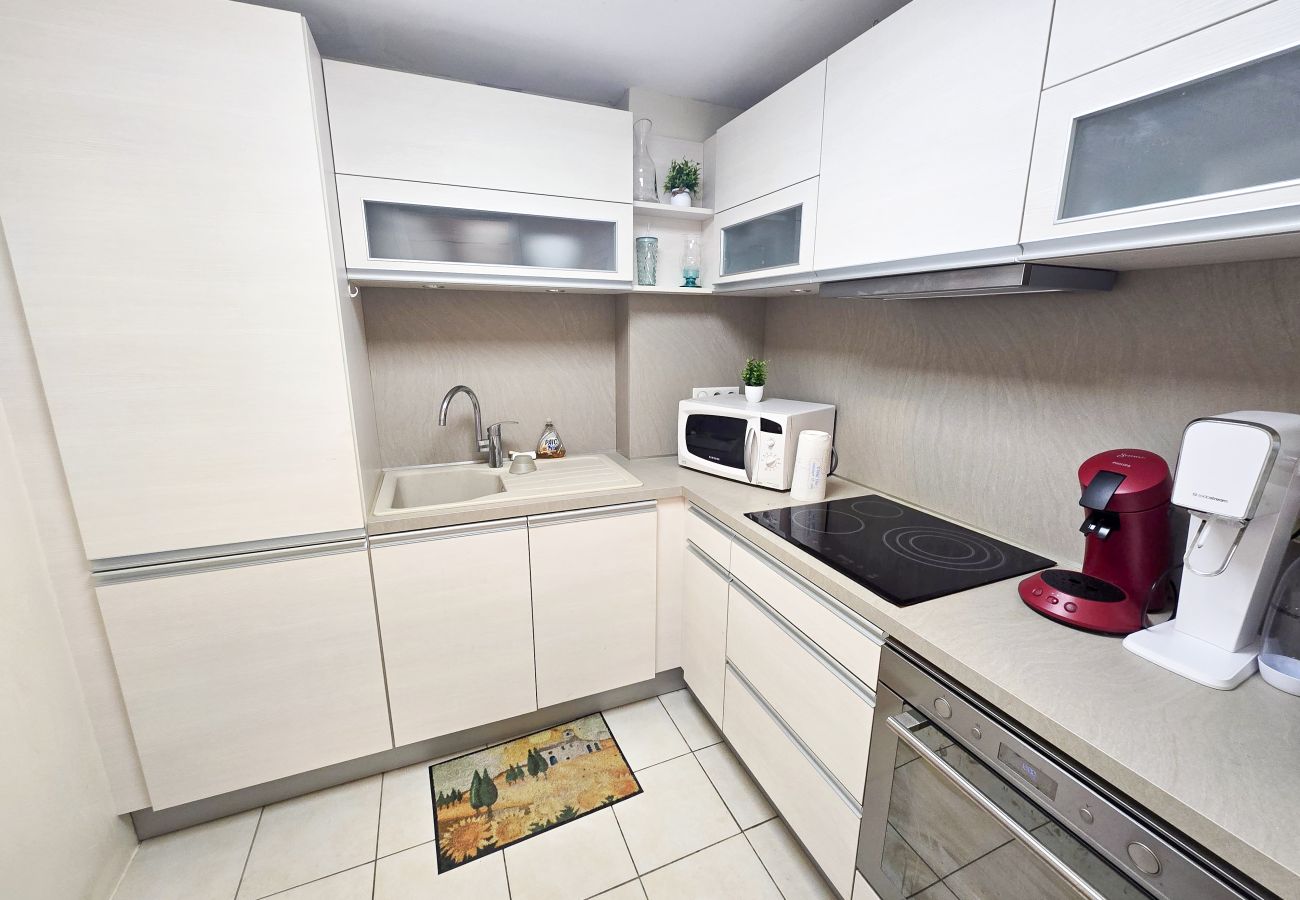 Appartement à Gréoux-les-Bains - Appartement Fontaine - 2 pers - clim - ascenseur - terrasse - parking