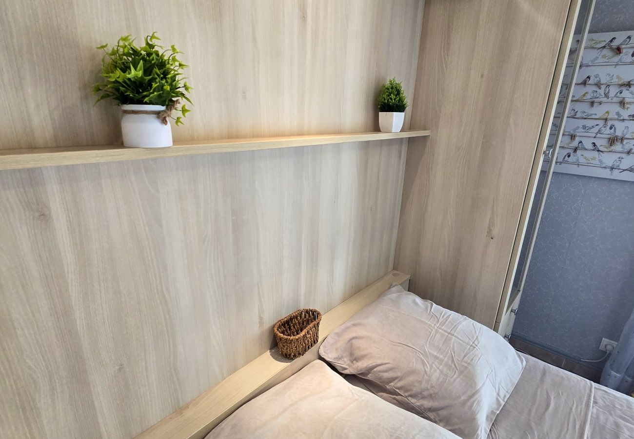 Appartement à Gréoux-les-Bains - Appartement Fontaine - 2 pers - clim - ascenseur - terrasse - parking