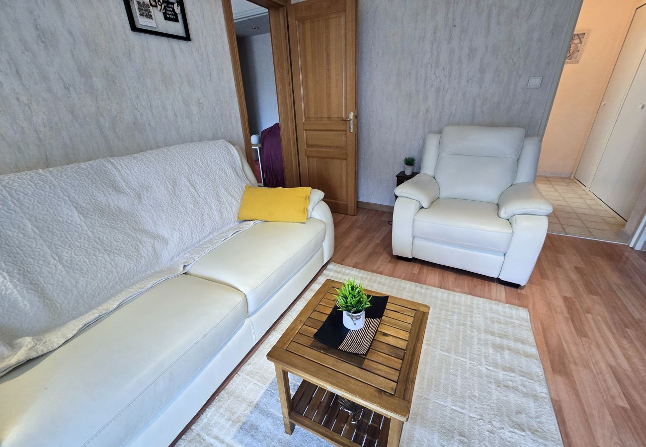 Appartement à Gréoux-les-Bains - Appartement Fontaine - 2 pers - clim - ascenseur - terrasse - parking