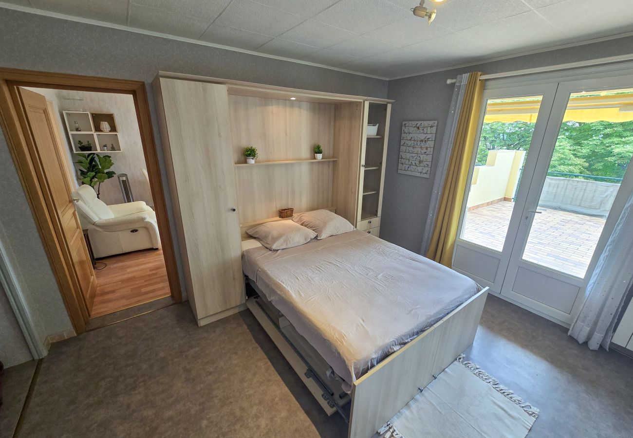 Appartement à Gréoux-les-Bains - Appartement Fontaine - 2 pers - clim - ascenseur - terrasse - parking