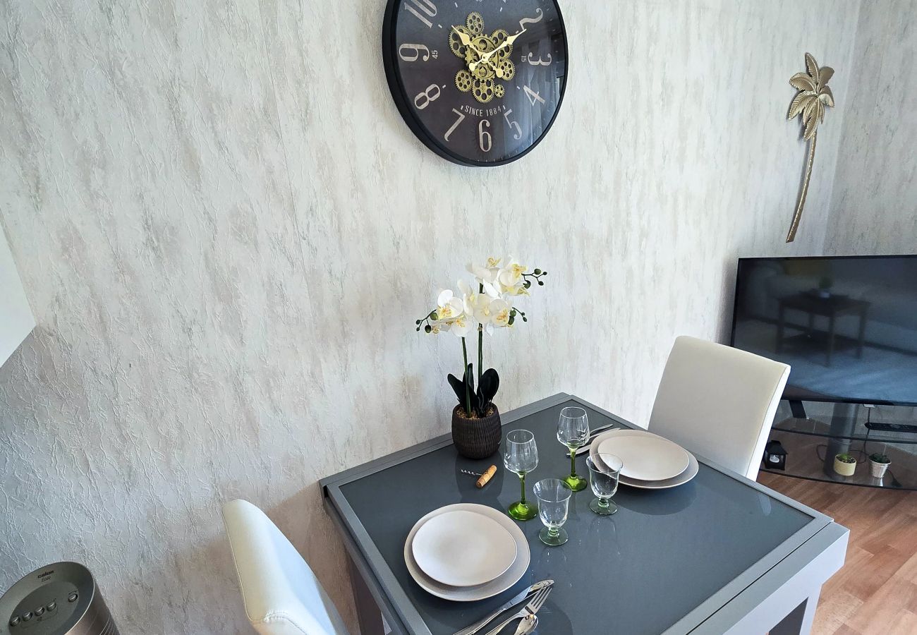 Appartement à Gréoux-les-Bains - Appartement Fontaine - 2 pers - clim - ascenseur - terrasse - parking