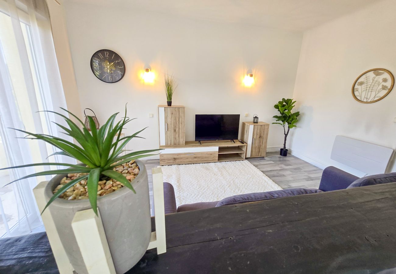 Appartement à Château-Arnoux-Saint-Auban - Le Cosy du Lac | Vue Lac – Centre Calme – Parking – Wifi – Appartement lumineux 4 pers
