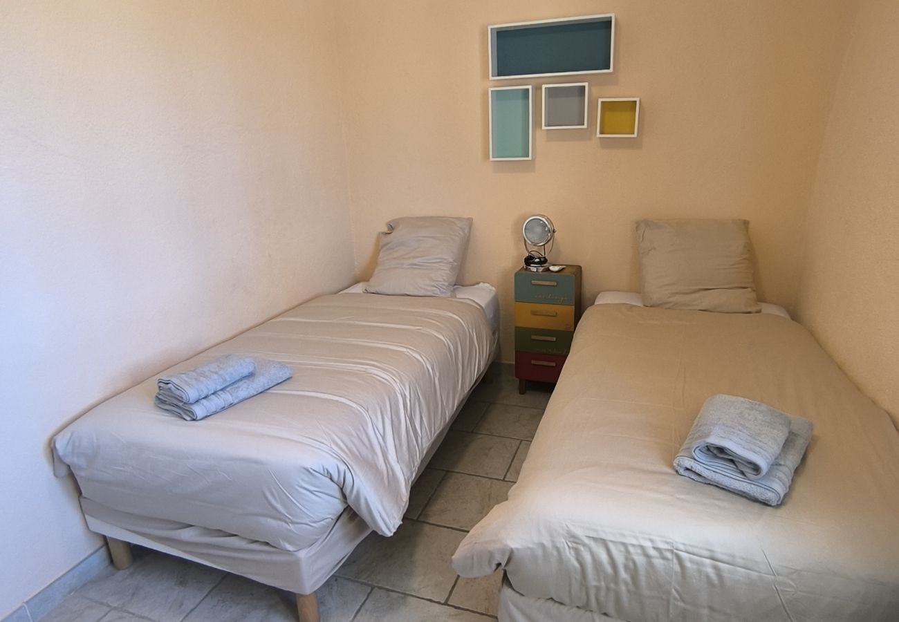 Maison à Oraison - Lou Parpaioun - villa provençale - piscine - 8 p