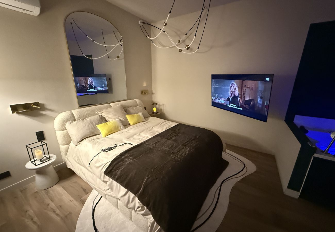 Studio à Manosque - La Love Room - charme et passion - 2p