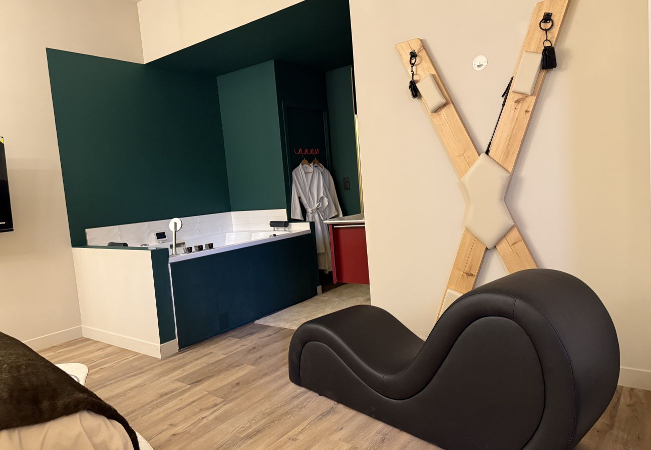Studio à Manosque - La Love Room - charme et passion - 2p