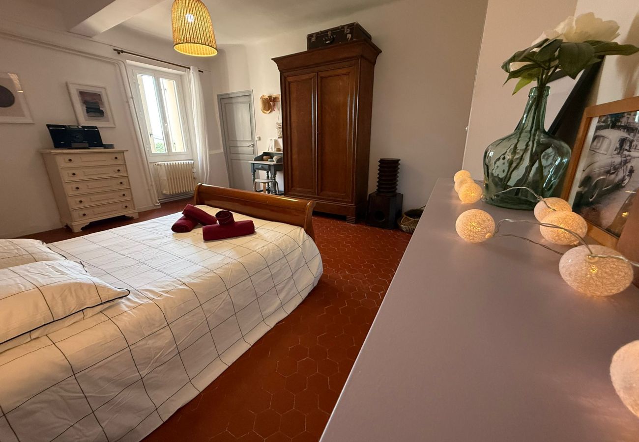 Maison à Les Mées - Le Balcon des Pourcelles 12personnes /terrasses