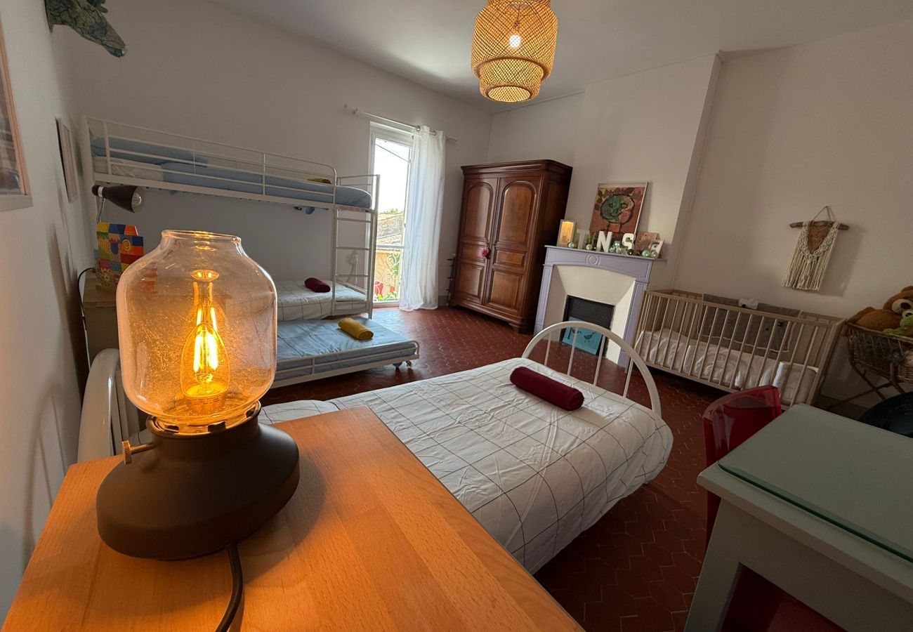 Maison à Les Mées - Le Balcon des Pourcelles 12personnes /terrasses