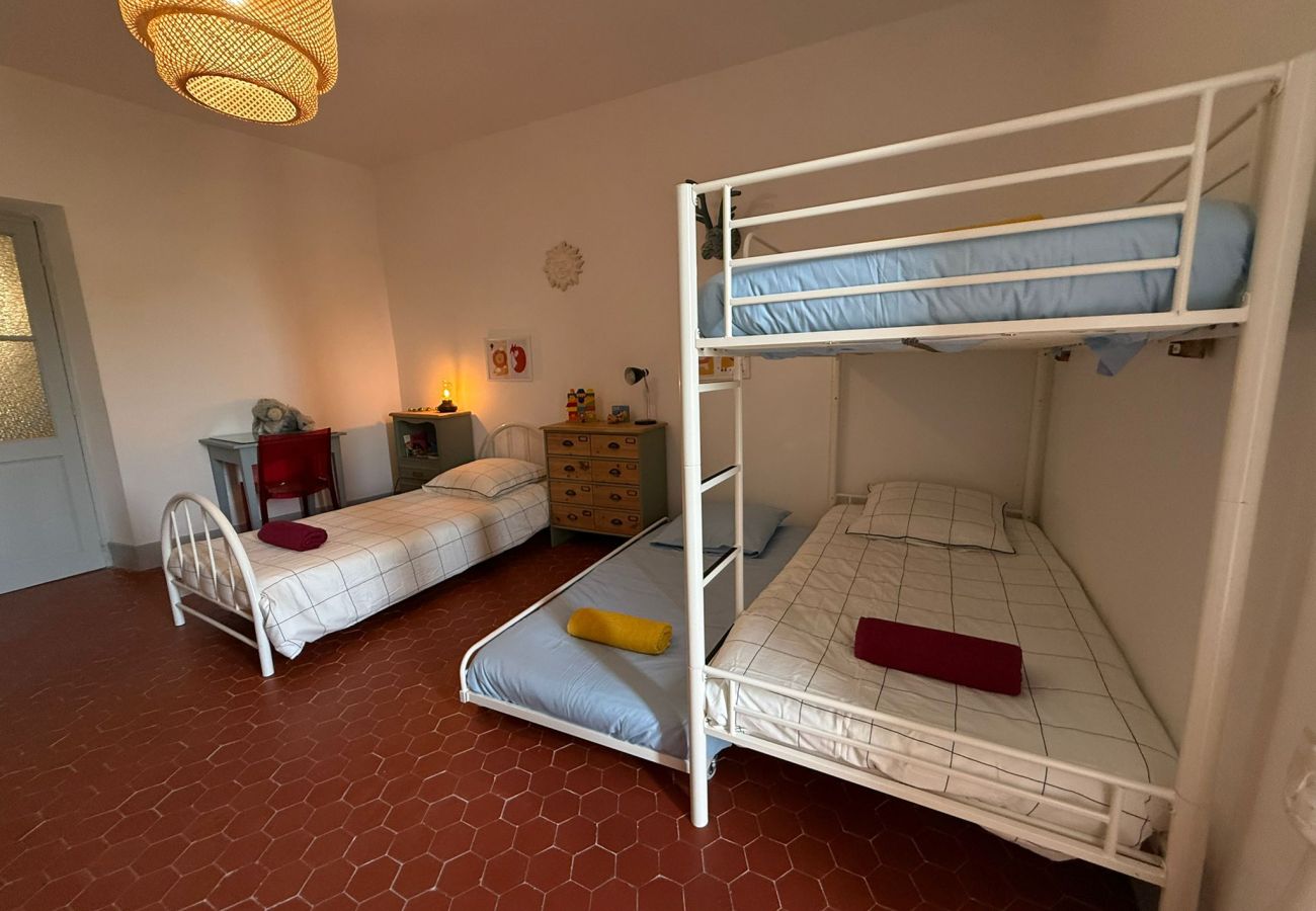 Maison à Les Mées - Le Balcon des Pourcelles 12personnes /terrasses